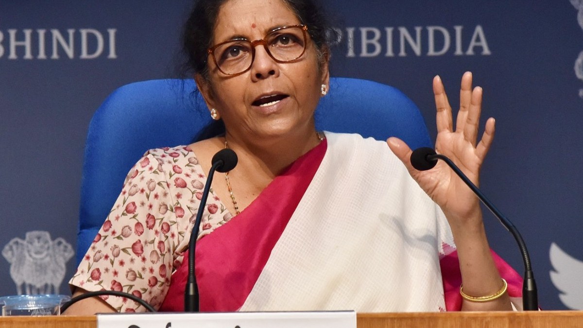 Struggling Rupee: Reality behind the Indian Rupee’s Historic Crash