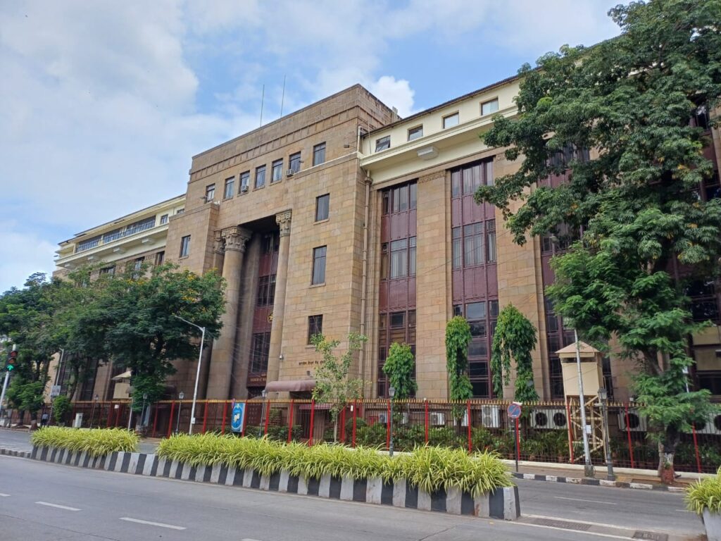RBI Deposit Rule Updates Explained: Daily Disclosures and New Interest Rate Changes for Banks