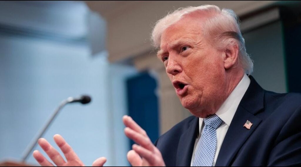 Trump Warns Iran of a “Very Hard” Hit as Hormuz Deal Stalls and Oil Markets Watch Closely
